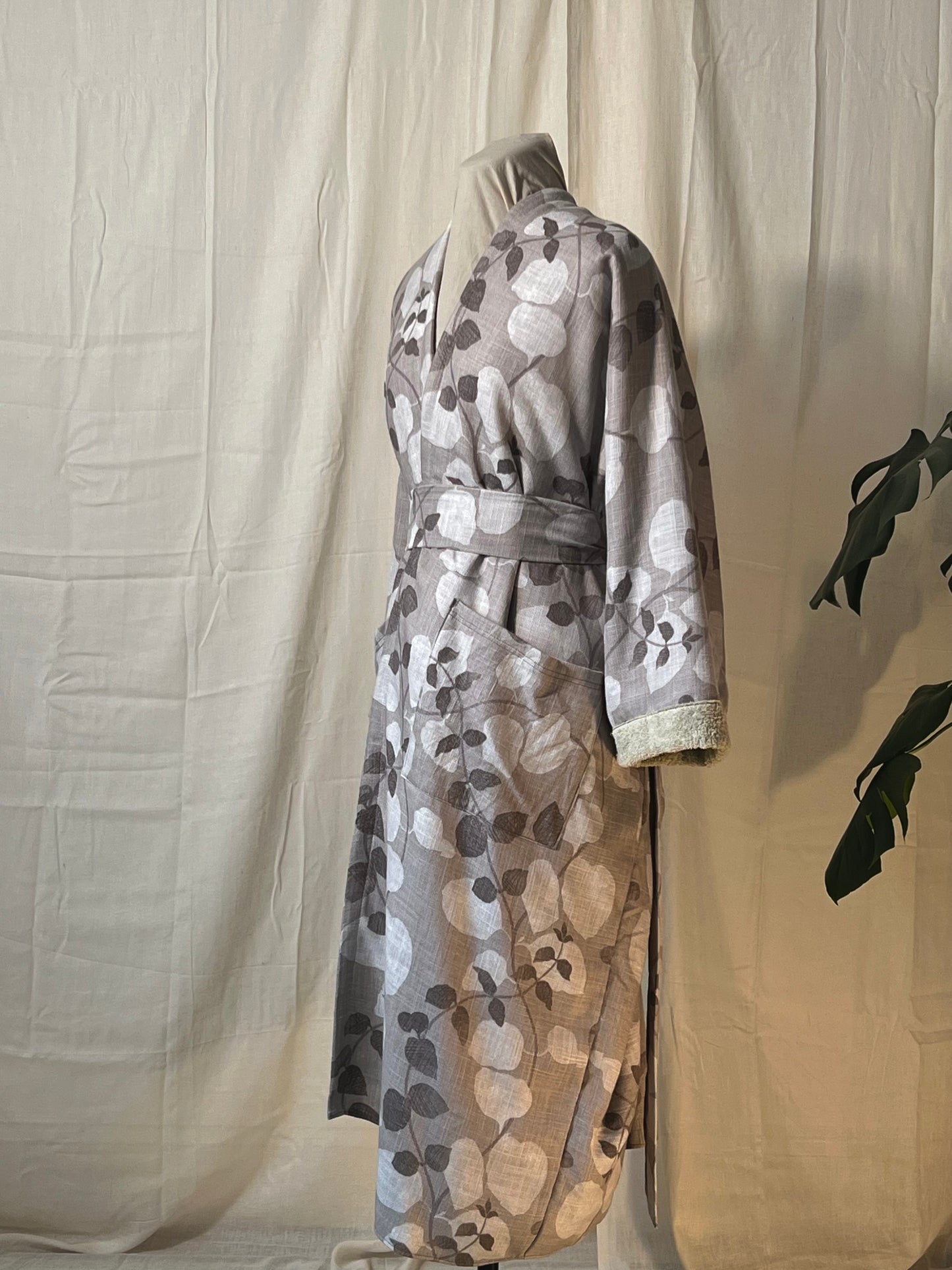ILH Robe Grey Linen Leaves Towelling Lined