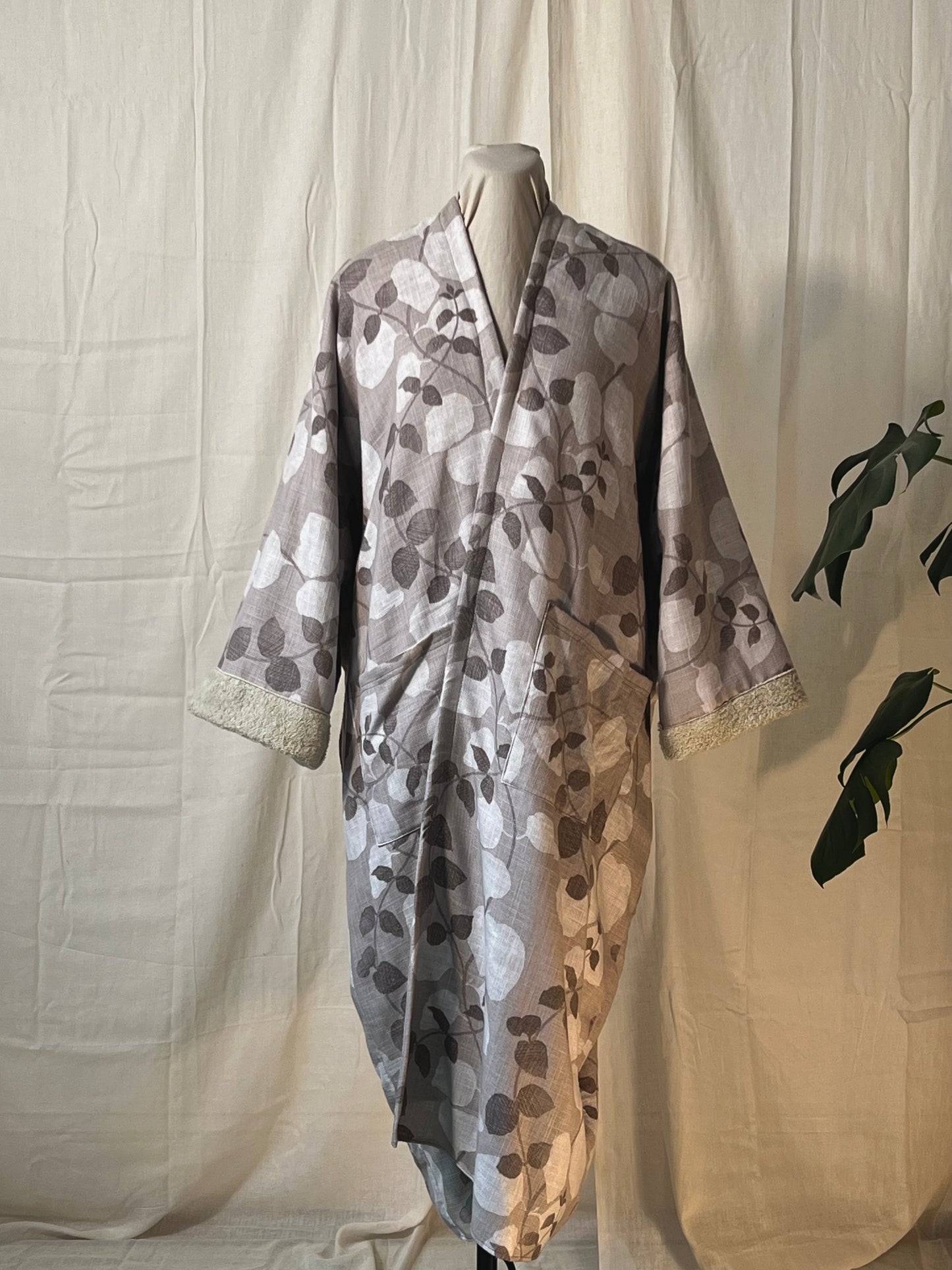 ILH Robe Grey Linen Leaves Towelling Lined