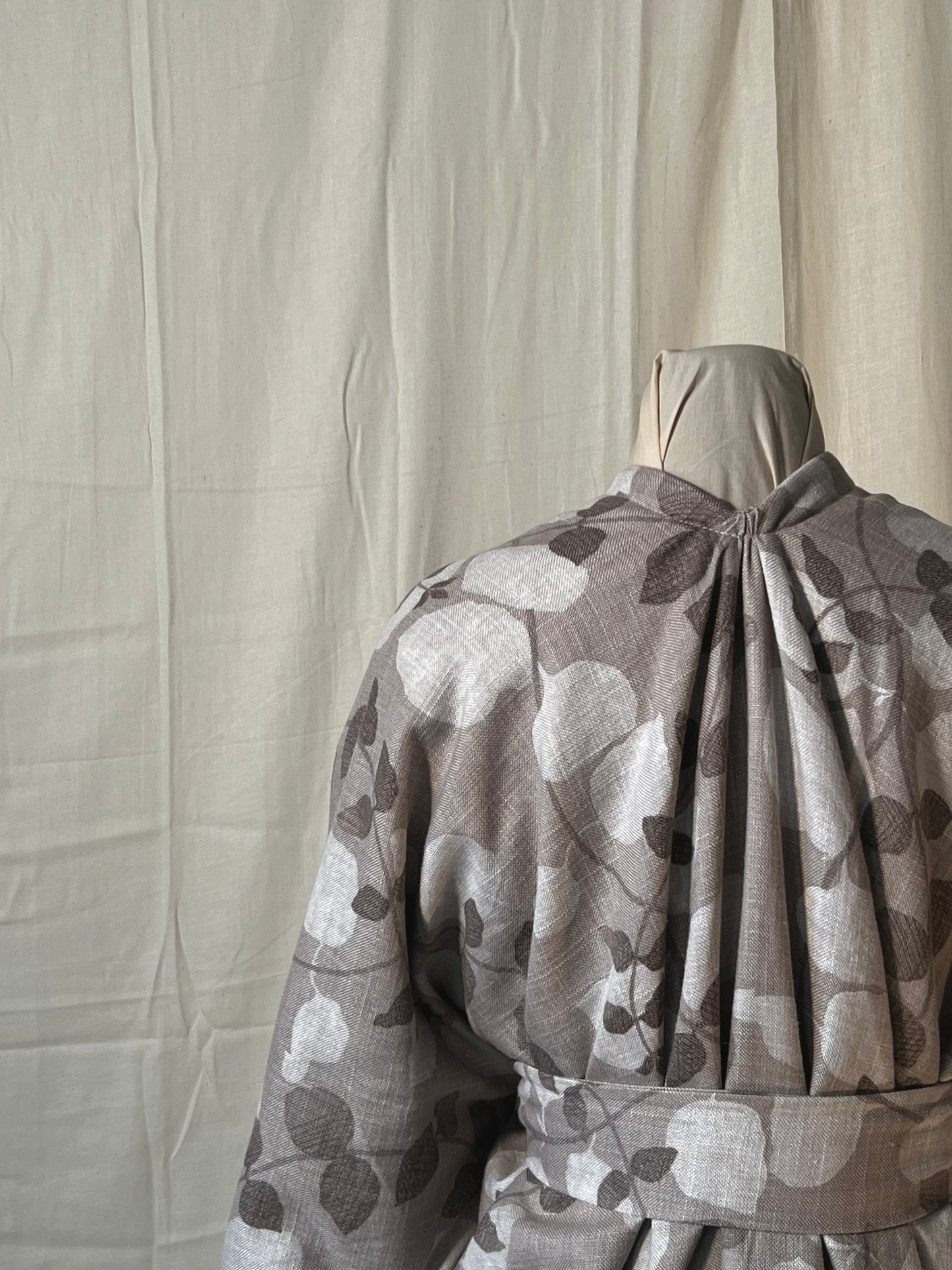 ILH Robe Grey Linen Leaves Towelling Lined