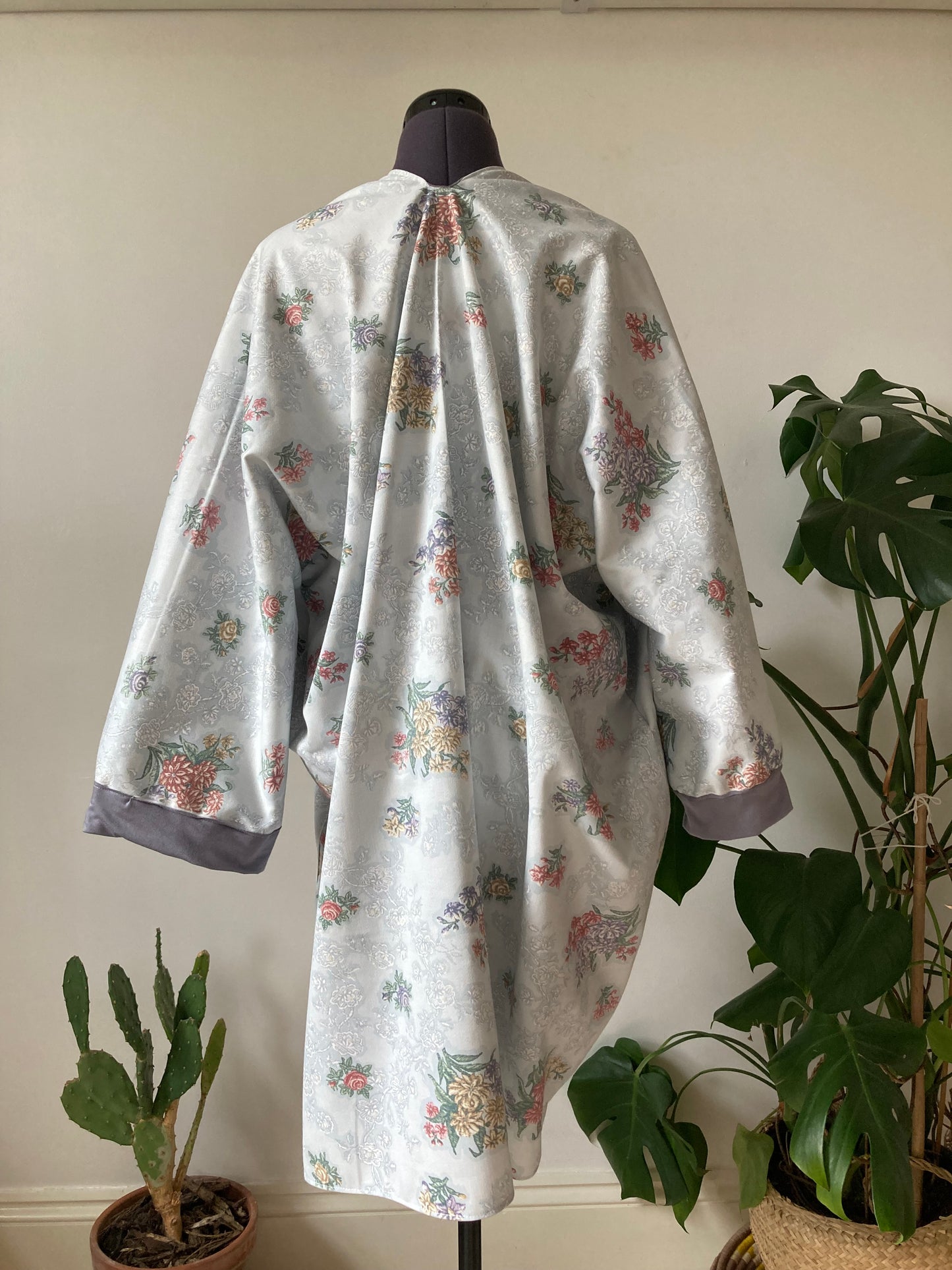 ILH Robe Jersey Lined Pale Blue Dainty Floral