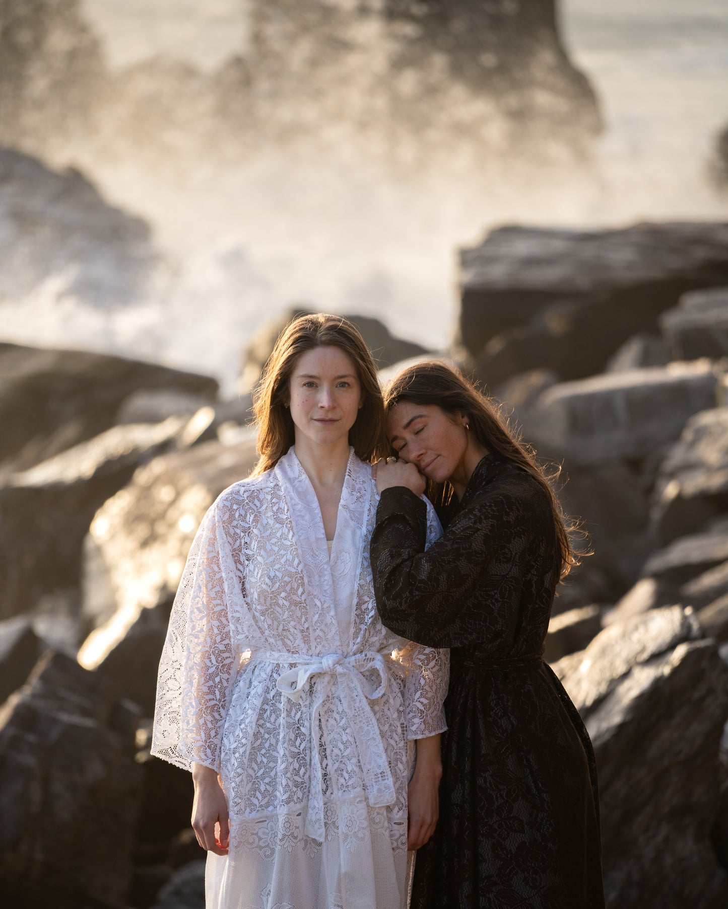 ILH Robe White Lace, Scalloped Hem