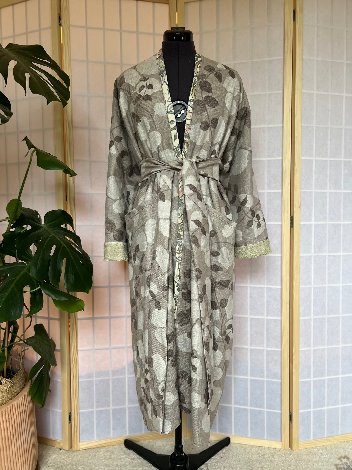 ILH Robe Grey Linen Leaves Towelling Lined