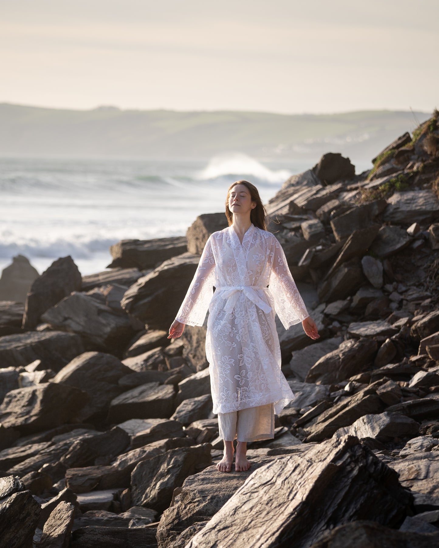 ILH Robe White Lace, Straight Hem