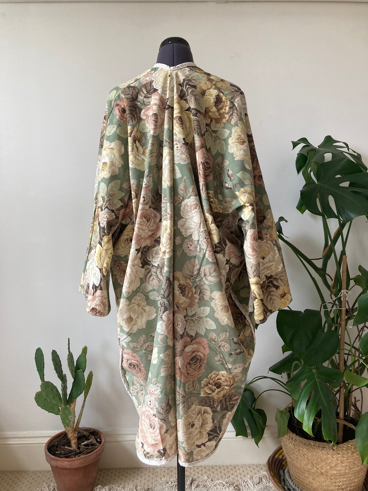 ILH Robe Vintage Green Floral