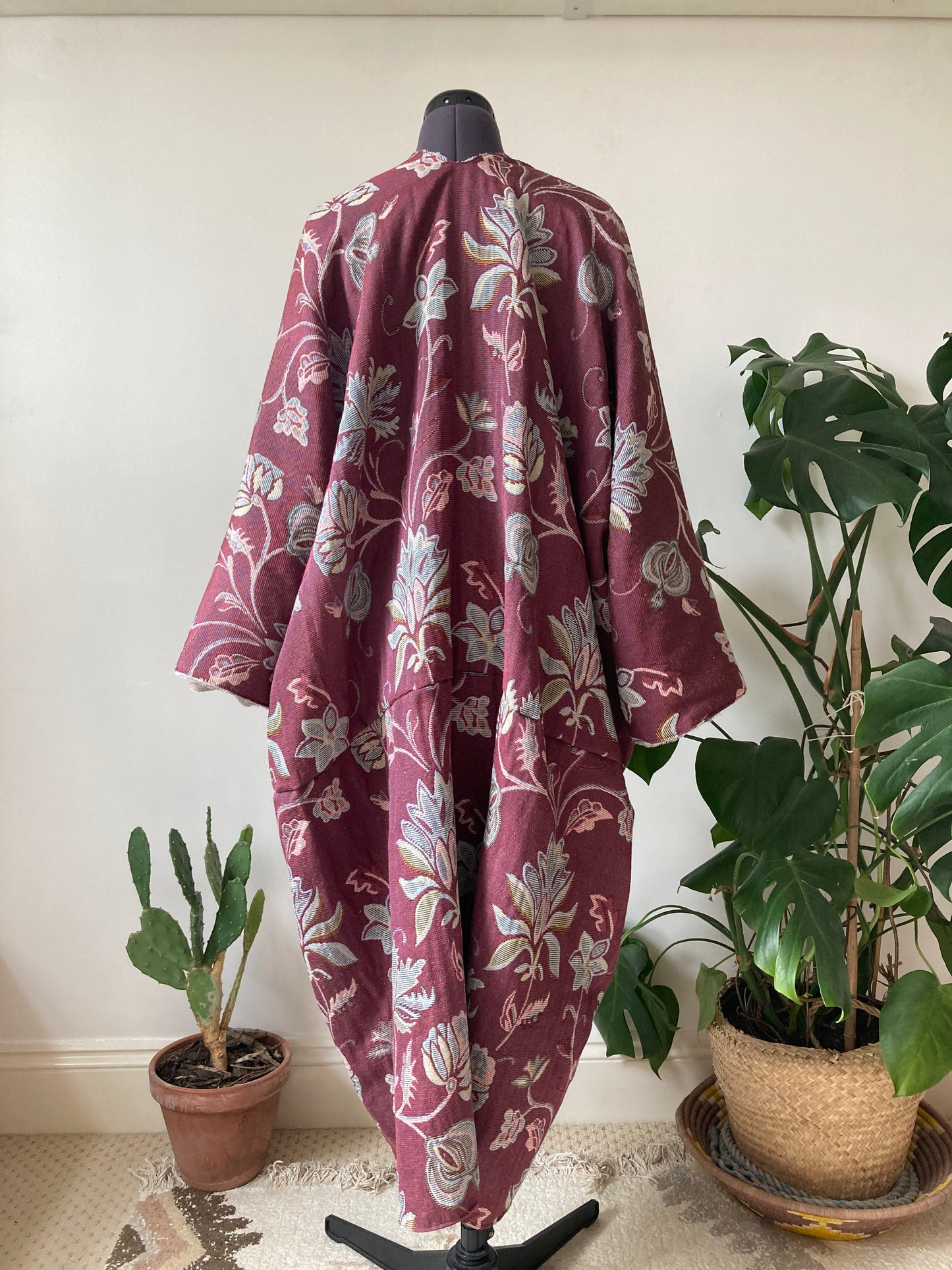 ILH Robe Bamboo Lined Aubergine Damask Floral without ties