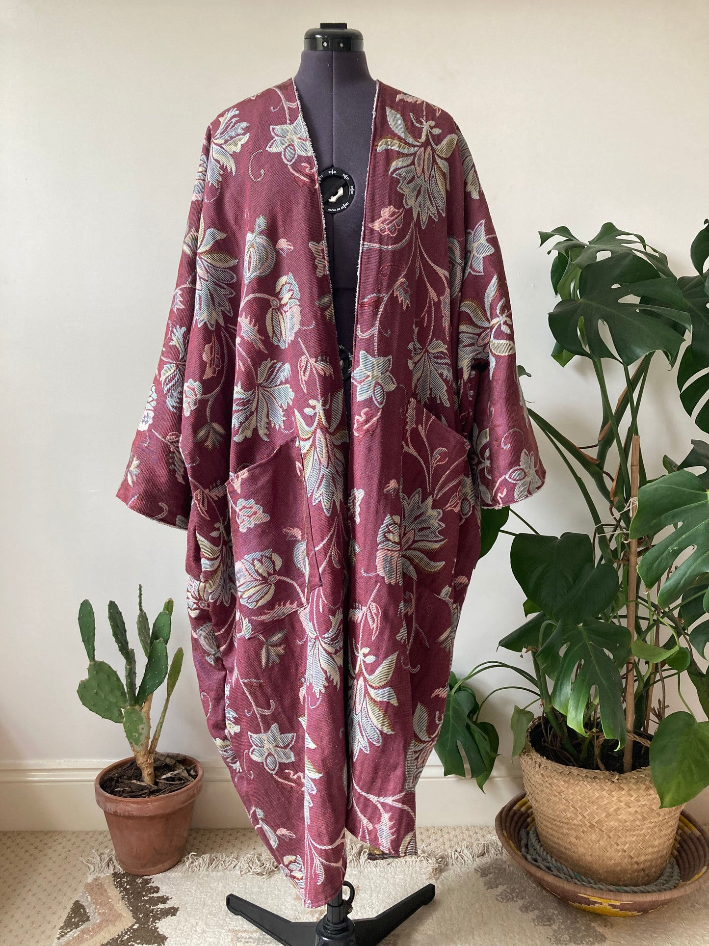 ILH Robe Bamboo Lined Aubergine Damask Floral without ties