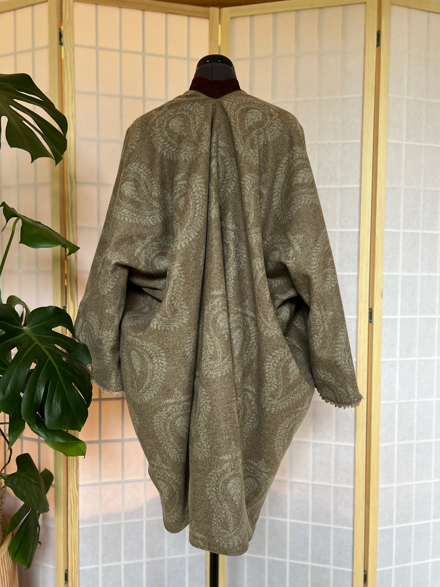 ILH Robe Taupe Paisley Knee Length