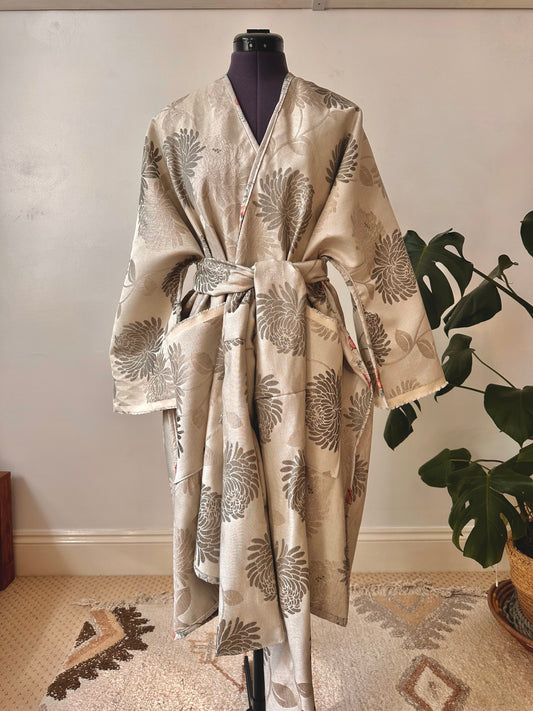 ILH Robe Silver Peony Damask