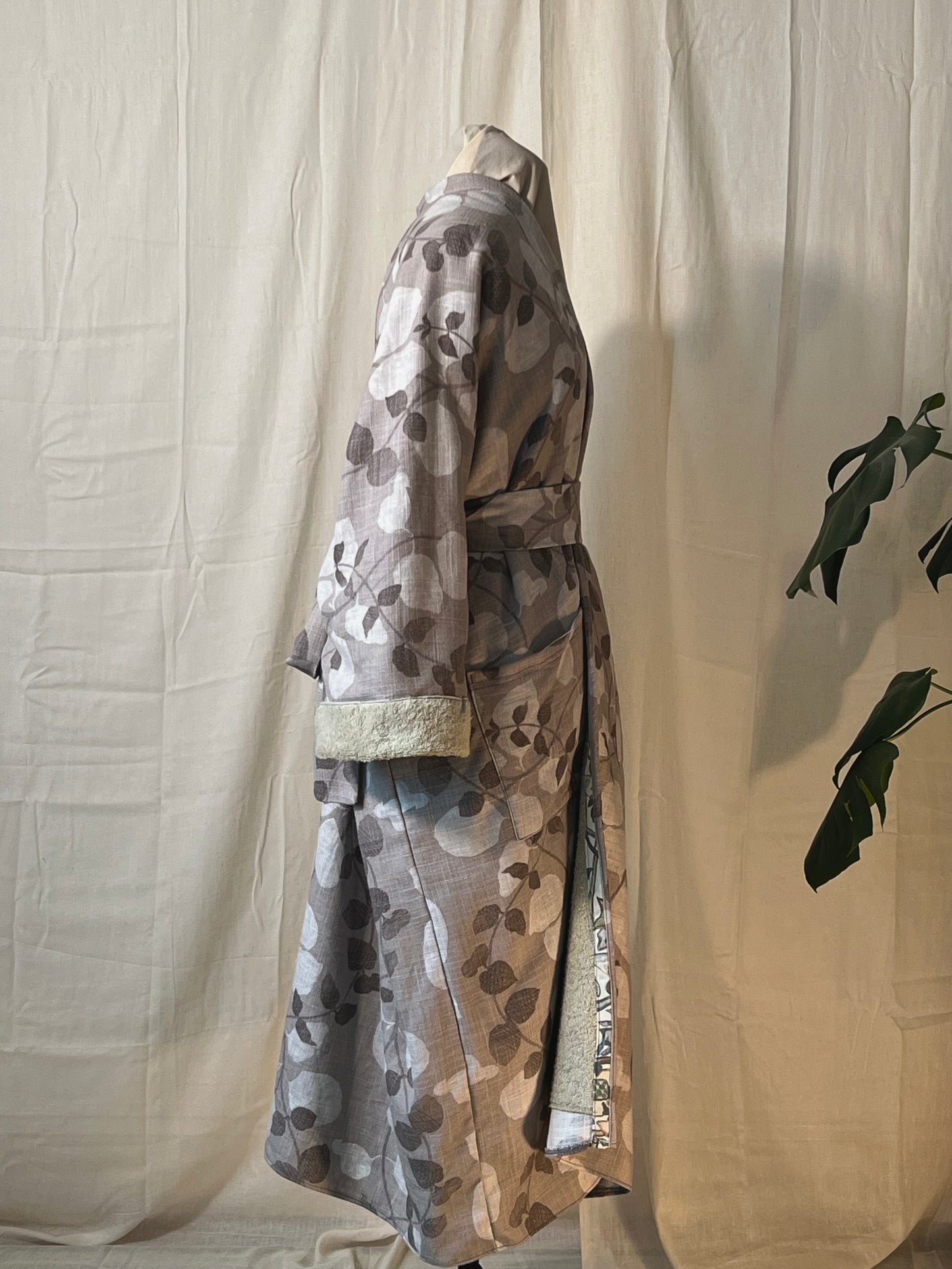 ILH Robe Grey Linen Leaves Towelling Lined