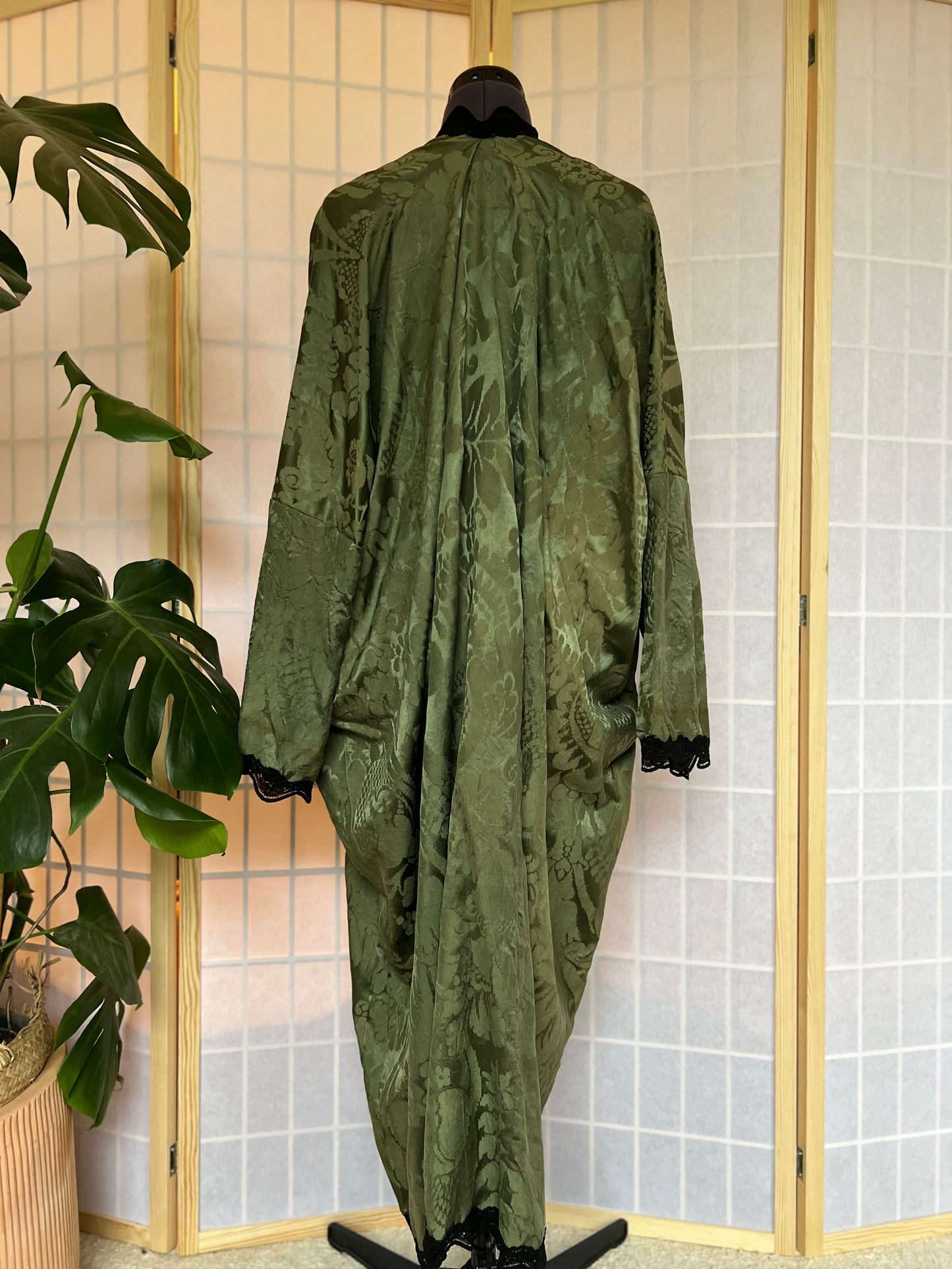 ILH Robe Olive Green Satin & Black Lace